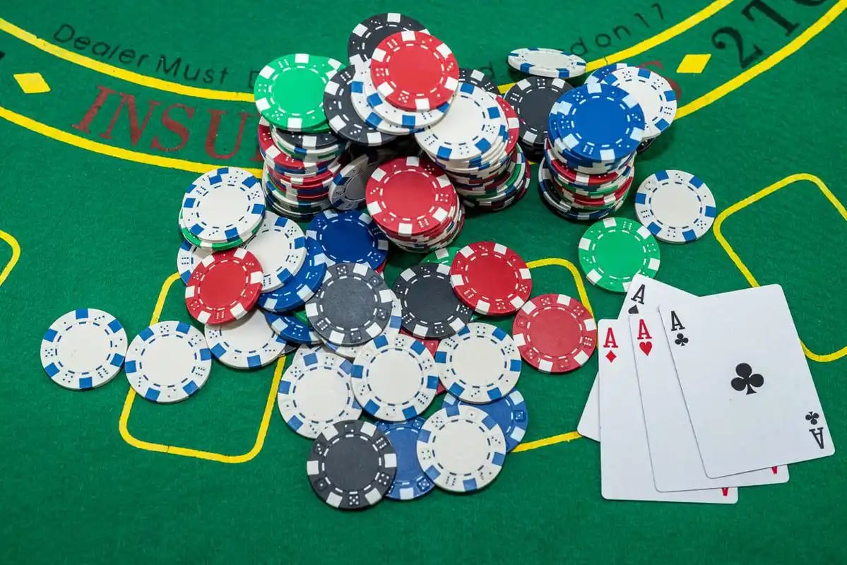 euerobet VIP ကစားသမားများ ဘောလုံးပွဲ ကြည့်ရှုရင်း Live Bet ထိုးနေသော မြင်ကွင်း
